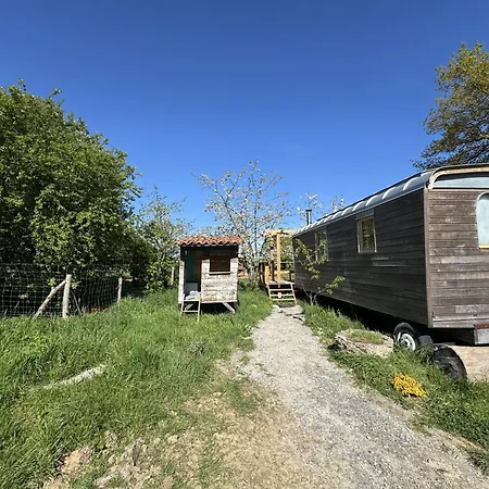 Camping Le A La Ferme Des Rangs D'oignons *